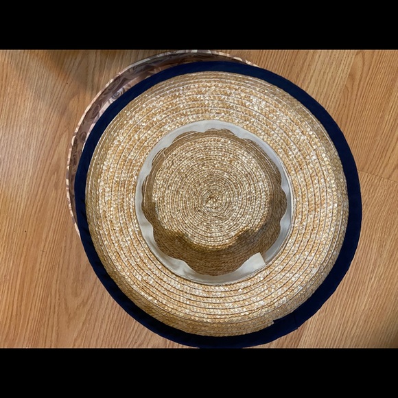 Straw hat with blue bow - Picture 5 of 16